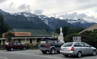 The Sugar Loaf Cafe outside