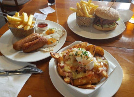 Huapai Tavern food