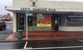 Lee's Burger Chinese Takeaway outside