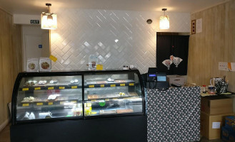 Sushi Takeaway inside