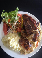 M&mz Catererz food