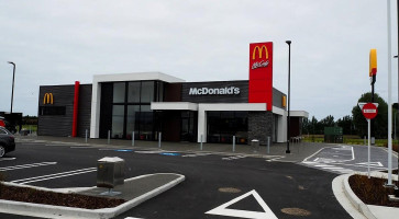 Mcdonald's Ravenswood outside