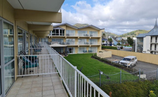 Picton Beachcomber Inn