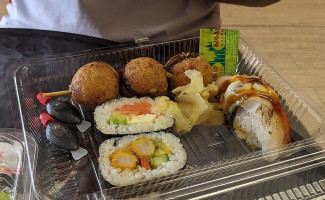 Kawakawa Sushi And Donburi food