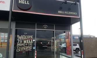 Hell Pizza outside