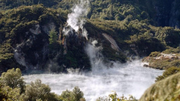 Waimangu Volcanic Valley outside