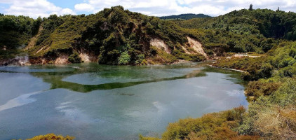 Waimangu Volcanic Valley outside