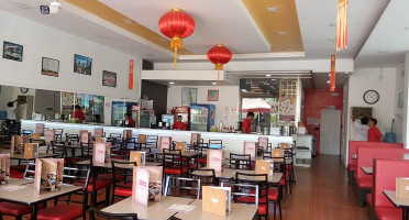 Yang Chow Oroquieta Branch inside