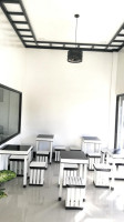 Ron's Hedgehogcafe inside