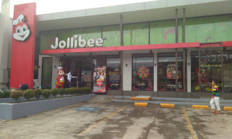 Jollibee outside