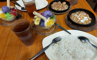 Mang Inasal food