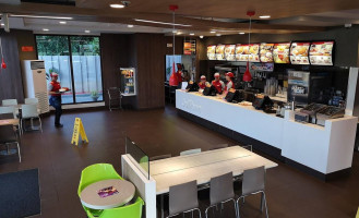 Jollibee Rosario inside