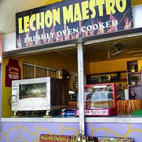 Lechon Maestro outside