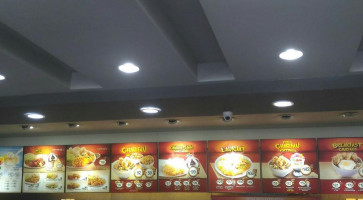 Chowking Laoag Centro inside