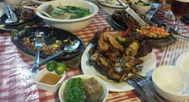 Frido's Grill And Resto food