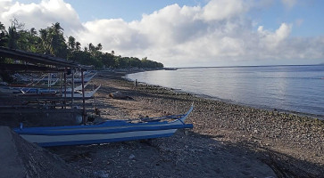 Lomi Sa Dalampasigan outside