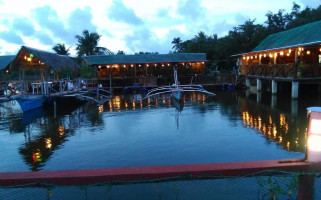 Salud Del Mar outside