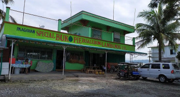 Paagahan Buko Pie And Pasalubong outside