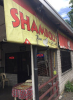 Shamboli's Pizza outside