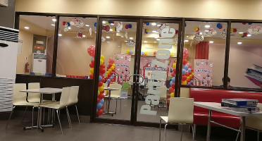 Jollibee inside