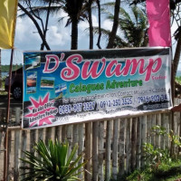 D’ Swamp Seafood outside