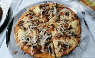 Albertos Pizza Sibonga food