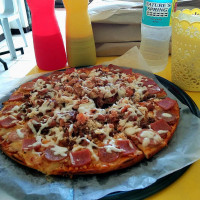 Alberto's Pizza food