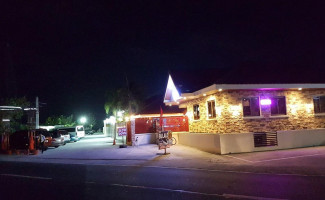 (new) Pelican Bleu Bar And Restaurant outside