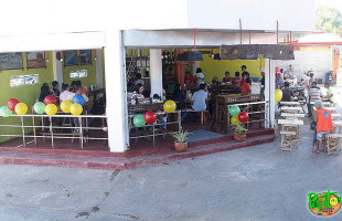 Pepito’s Kitchen Resto outside