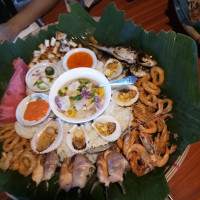 Pagatpat Seafoods food