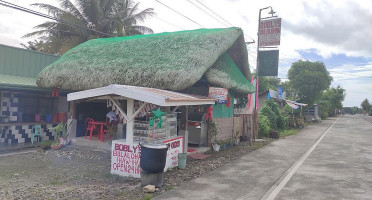 Bobly's Food Plaza outside