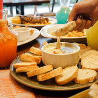 Bigby's Cafe And food