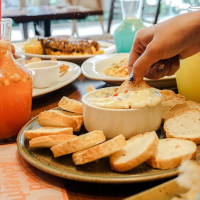 Bigby's Cafe And food