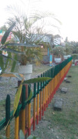 Tsikenamit outside