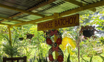 Dondee Batchoy outside