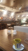 Cafe 517 inside