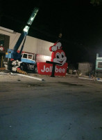 Jollibee outside