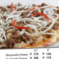 Alberto's Pizza food