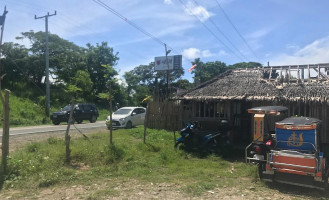 Hashi Mountain Resto outside