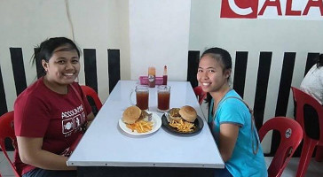 Brocks Burger Calapan City guru