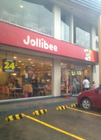 Jollibee outside