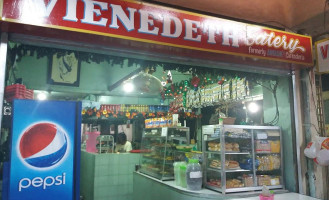 Vienedeth Eatery outside