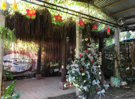 Barrio Zambaleneo Kainan Sa Kubo Ni Kaka outside