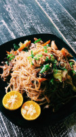 Kuya Rey’s Batangas Lomi And Pancit food