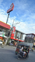 Jollibee outside