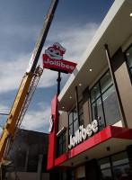 Jollibee outside