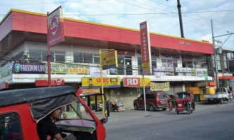 Jollibee outside