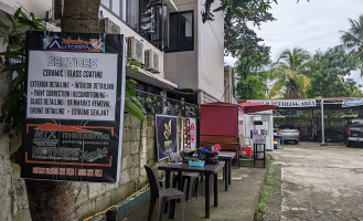 Myra's Panciteria outside