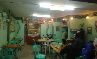 Jz3 Batangas Lomi Food House inside