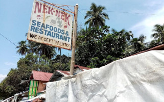 Nek-nek Seafoods outside